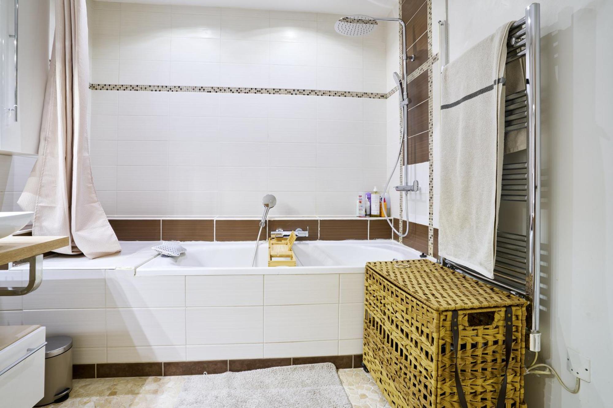 Morieres-les-Avignon Maison De Ville Moderne Climatisee Avec Piscine מראה חיצוני תמונה